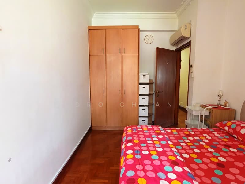 Parry Green, Parry Green, 5 Bedrooms, 3,900 sqft, Terraced House For Sale, by Pedro Chuang, 500125355 - Bedroom - PropertyGuru.com.sg