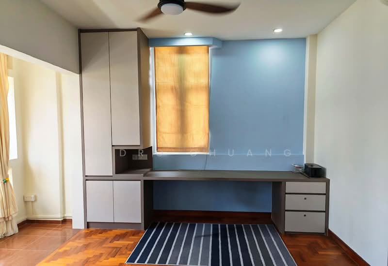 Parry Green, Parry Green, 5 Bedrooms, 3,900 sqft, Terraced House For Sale, by Pedro Chuang, 500125355 - Study - PropertyGuru.com.sg
