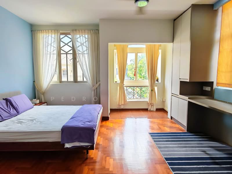 Parry Green, Parry Green, 5 Bedrooms, 3,900 sqft, Terraced House For Sale, by Pedro Chuang, 500125355 - Bedroom - PropertyGuru.com.sg