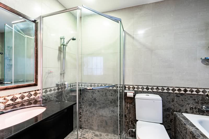 Rivervale Crest, 7 Rivervale Crescent, 3 Bedrooms, 1,206 sqft, Condominium For Sale, by PROPSELLER PTE. LTD., 500125362 - Bathroom - PropertyGuru.com.sg