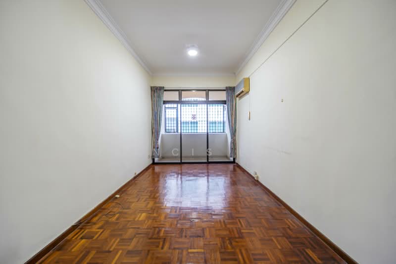 Lowland Road Sizable Terrace, Lowland Road, 5 Bedrooms, 3,400 sqft, Terraced House For Sale, by Francis Low, 500125364 - Bedroom - PropertyGuru.com.sg