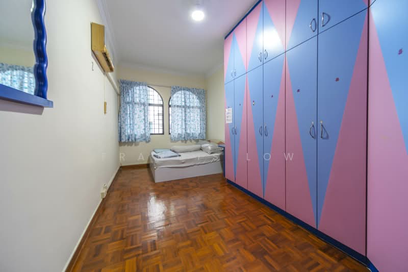 Lowland Road Sizable Terrace, Lowland Road, 5 Bedrooms, 3,400 sqft, Terraced House For Sale, by Francis Low, 500125364 - Bedroom - PropertyGuru.com.sg