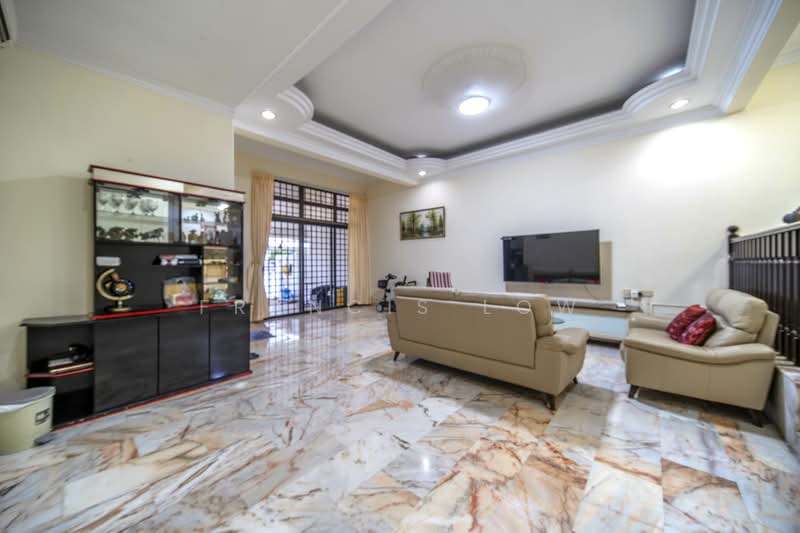 Lowland Road Sizable Terrace, Lowland Road, 5 Bedrooms, 3,400 sqft, Terraced House For Sale, by Francis Low, 500125364 - Living Room - PropertyGuru.com.sg
