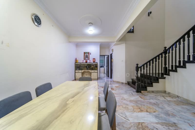 Lowland Road Sizable Terrace, Lowland Road, 5 Bedrooms, 3,400 sqft, Terraced House For Sale, by Francis Low, 500125364 - Dinning Room - PropertyGuru.com.sg