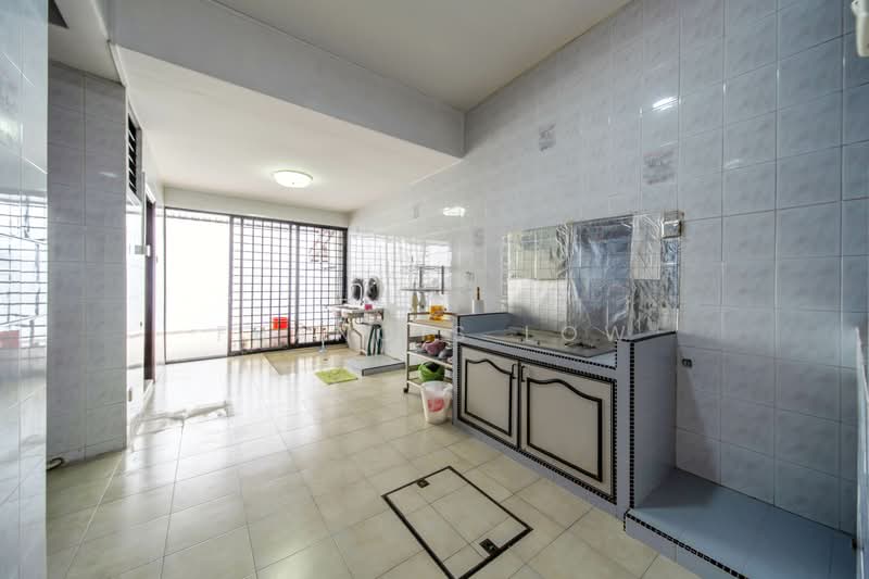 Lowland Road Sizable Terrace, Lowland Road, 5 Bedrooms, 3,400 sqft, Terraced House For Sale, by Francis Low, 500125364 - Wet Kitchen - PropertyGuru.com.sg