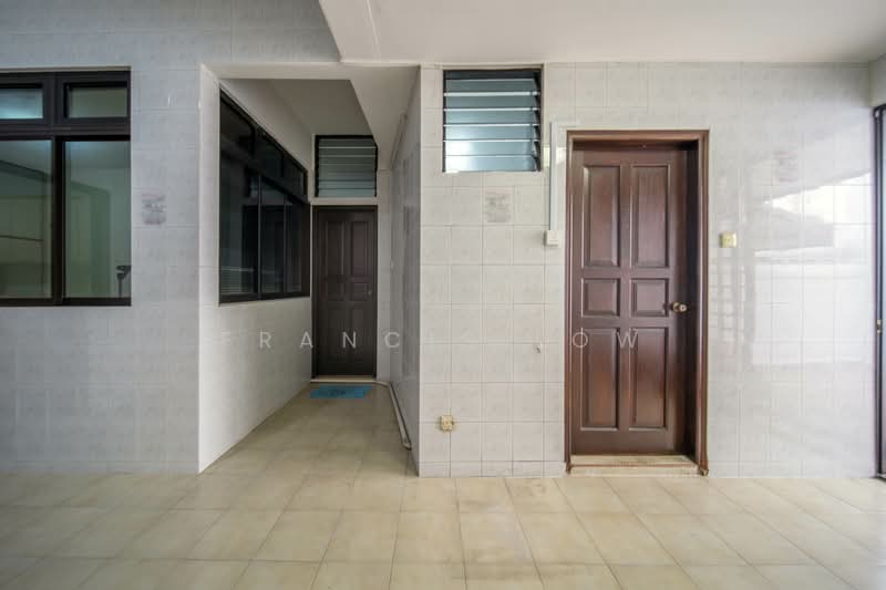 Lowland Road Sizable Terrace, Lowland Road, 5 Bedrooms, 3,400 sqft, Terraced House For Sale, by Francis Low, 500125364 - Granny & Helper's Rooms - PropertyGuru.com.sg