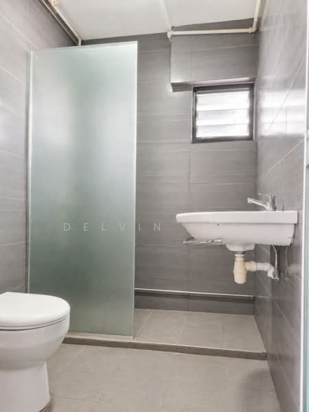 119 Bishan Street 12, 119 Bishan Street 12, 4 Bedrooms, 1,625 sqft, HDB Flat For Sale, by Delvin Ong, 500125368 - Bathroom - PropertyGuru.com.sg