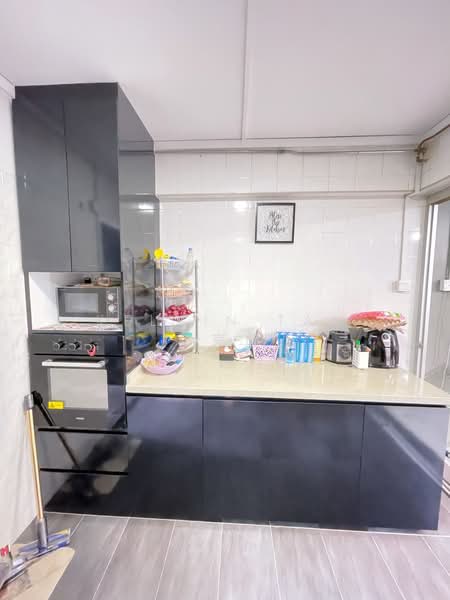 571 Hougang Street 51, 571 Hougang Street 51, 3 Bedrooms, 1,065 sqft, HDB Flat For Sale, by Kelvin Tan 陈克辉, 500125382 - Kitchen - PropertyGuru.com.sg
