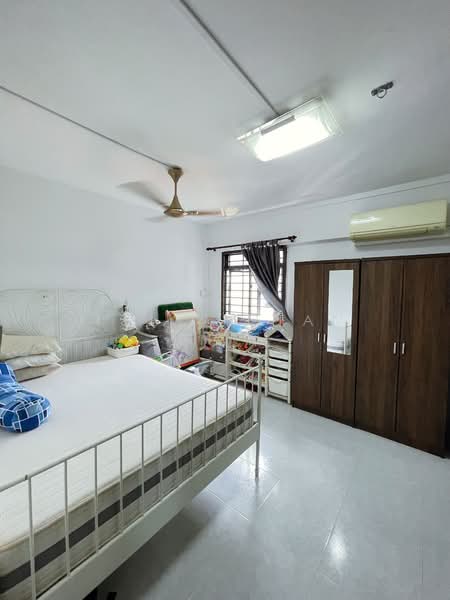 571 Hougang Street 51, 571 Hougang Street 51, 3 Bedrooms, 1,065 sqft, HDB Flat For Sale, by Kelvin Tan 陈克辉, 500125382 - Common Bedroom - PropertyGuru.com.sg