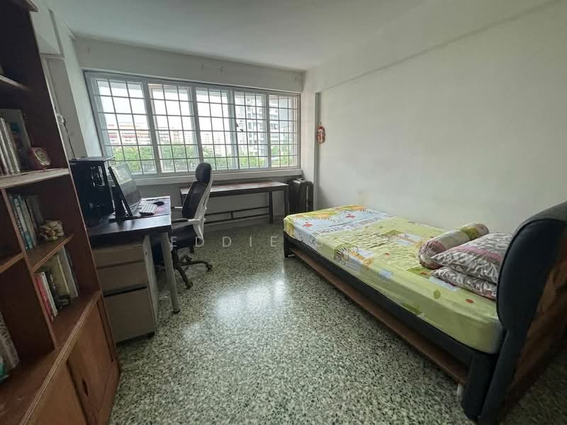 15 Hougang Avenue 3, 15 Hougang Avenue 3, 3 Bedrooms, 882 sqft, HDB Flat For Sale, by Eddie SOH, 500125384 - Bedroom - PropertyGuru.com.sg