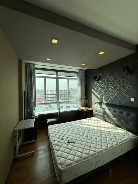 The Lakeshore, 33 Jurong West Street 41, 2 Bedrooms, 861 sqft, Condominium For Rent, by Liang Xu, 500125388 - Master Bedroom - PropertyGuru.com.sg