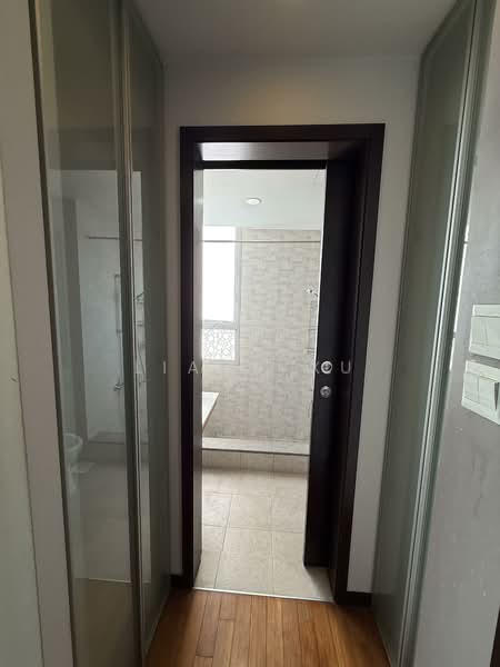 The Lakeshore, 33 Jurong West Street 41, 2 Bedrooms, 861 sqft, Condominium For Rent, by Liang Xu, 500125388 - Master Bathroom - PropertyGuru.com.sg