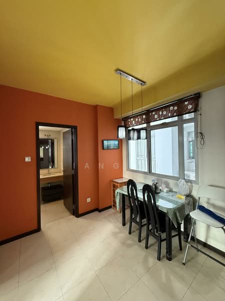 The Lakeshore, 33 Jurong West Street 41, 2 Bedrooms, 861 sqft, Condominium For Rent, by Liang Xu, 500125388 - Dining Room - PropertyGuru.com.sg