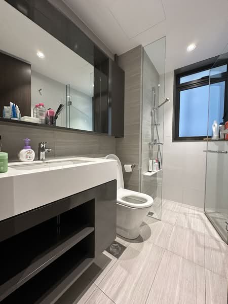 Botanique at Bartley, 227 Upper Paya Lebar Road, 3 Bedrooms, 926 sqft, Condominium For Sale, by Lizzy Zhou, 500125396 - Bathroom - PropertyGuru.com.sg