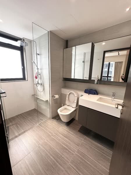 Botanique at Bartley, 227 Upper Paya Lebar Road, 3 Bedrooms, 926 sqft, Condominium For Sale, by Lizzy Zhou, 500125396 - Bathroom - PropertyGuru.com.sg