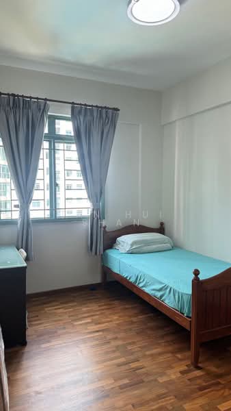 Summerdale, 2 Boon Lay Drive, 4 Bedrooms, 1,399 sqft, Condominium For Rent, by Tan Hui Shan, 500125399 - Bedroom - PropertyGuru.com.sg