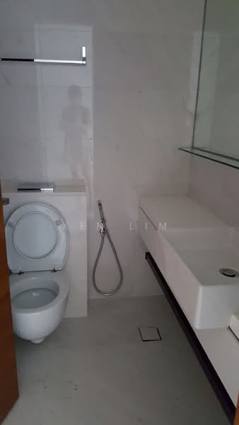 Altez, 16 Enggor Street, 2 Bedrooms, 1,109 sqft, Condominium For Sale, by Ken Lim, 500125404 - Bathroom - PropertyGuru.com.sg