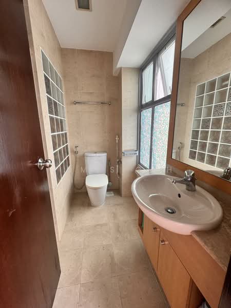 Springhill, Sembawang Walk, 5 Bedrooms, 2,896 sqft, Terraced House For Sale, by James Goh, 500125405 - Bathroom - PropertyGuru.com.sg