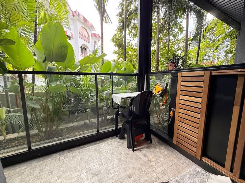 Jervois Prive, 100A Jervois Road, 2 Bedrooms, 710 sqft, Condominium For Sale, by Wong Kai Sun  黄开山, 500125422 - Balcony - PropertyGuru.com.sg