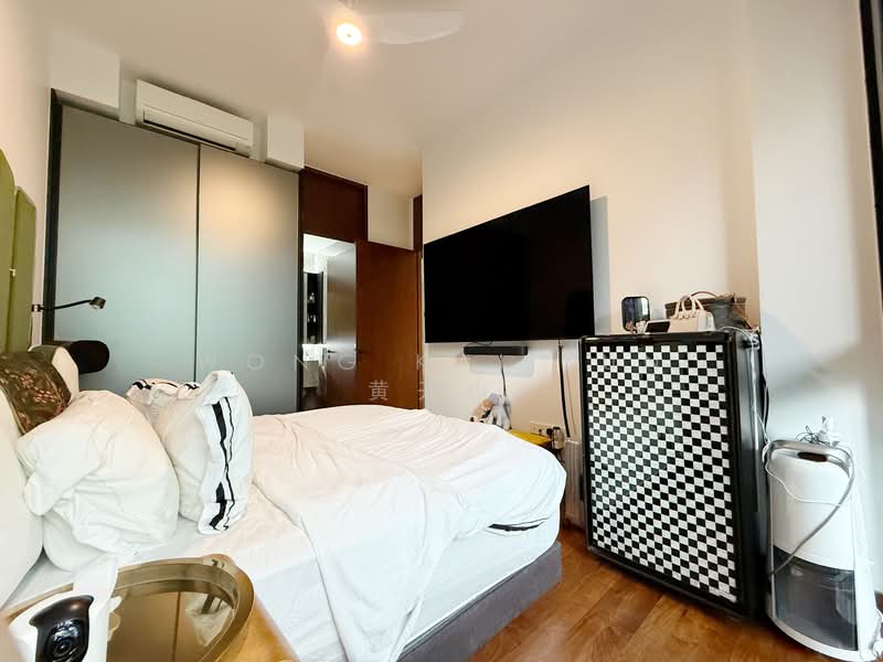 Jervois Prive, 100A Jervois Road, 2 Bedrooms, 710 sqft, Condominium For Sale, by Wong Kai Sun  黄开山, 500125422 - Master Bedroom - PropertyGuru.com.sg