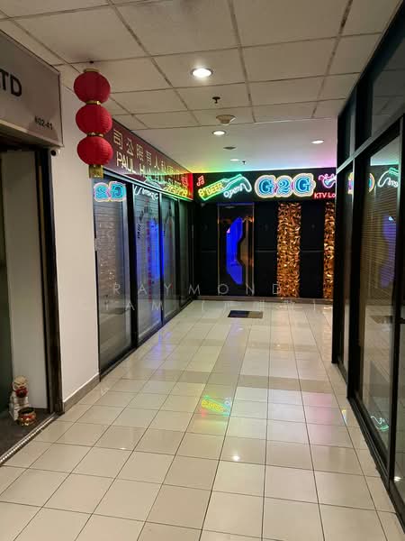 Sultan Plaza, 100 Jalan Sultan, 527 sqft, Mall Shop For Sale, by Raymond Giam (严麒敬), 500125425 - Corridor - CommercialGuru.com.sg