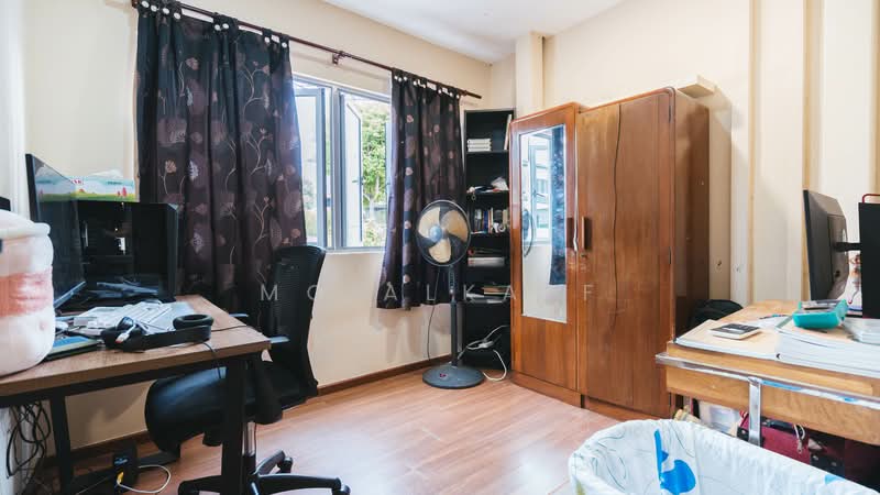 Peakview Estate, , 6 Bedrooms, 3,800 sqft, Semi-Detached House For Sale, by Mo Alkaff, 500125438 - Common Room 2 - PropertyGuru.com.sg