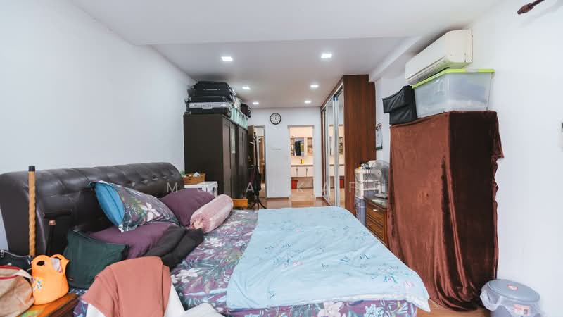 Peakview Estate, , 6 Bedrooms, 3,800 sqft, Semi-Detached House For Sale, by Mo Alkaff, 500125438 - Master Bedroom 2 - PropertyGuru.com.sg