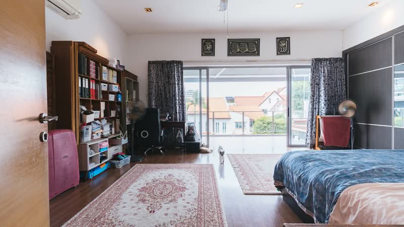 Peakview Estate, , 6 Bedrooms, 3,800 sqft, Semi-Detached House For Sale, by Mo Alkaff, 500125438 - Master Bedroom - PropertyGuru.com.sg