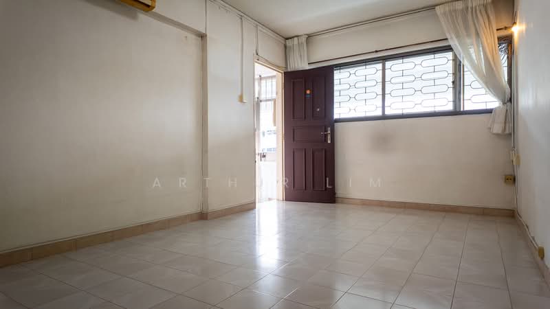 108 Tampines Street 11, 108 Tampines Street 11, 2 Bedrooms, 840 sqft, HDB Flat For Sale, by Arthur Lim, 500125441 - LIVING HALL - PropertyGuru.com.sg
