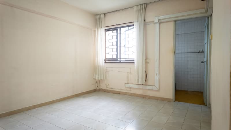 108 Tampines Street 11, 108 Tampines Street 11, 2 Bedrooms, 840 sqft, HDB Flat For Sale, by Arthur Lim, 500125441 - MASTER BEDROOM - PropertyGuru.com.sg