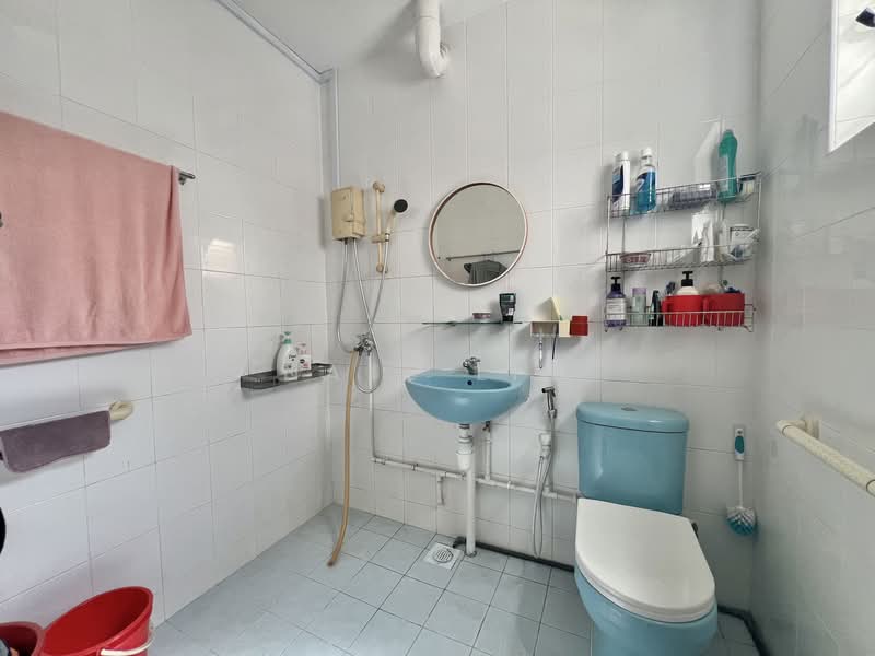 307 Woodlands Avenue 1, 307 Woodlands Avenue 1, 3 Bedrooms, 1,151 sqft, HDB Flat For Sale, by Nate Lim, 500125447 - Bathroom - PropertyGuru.com.sg