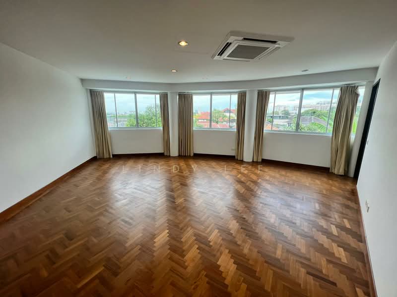 Rare Prime Location Elevated Two Storey with basement Good Class Bungalow for Rental, , 6 Bedrooms, 13,000 sqft, Good Class Bungalow For Rent, by Lindy Lee, 500125466 - Living Room - PropertyGuru.com.sg