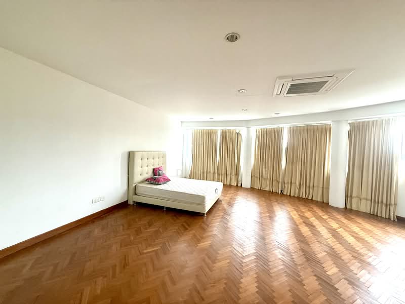 Rare Prime Location Elevated Two Storey with basement Good Class Bungalow for Rental, , 6 Bedrooms, 13,000 sqft, Good Class Bungalow For Rent, by Lindy Lee, 500125466 - PropertyGuru.com.sg