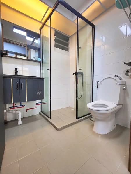453A Bukit Batok West Avenue 6, 453A Bukit Batok West Avenue 6, 3 Bedrooms, 1,001 sqft, HDB Flat For Sale, by Waactor Chan, 500125468 - Bathroom - PropertyGuru.com.sg