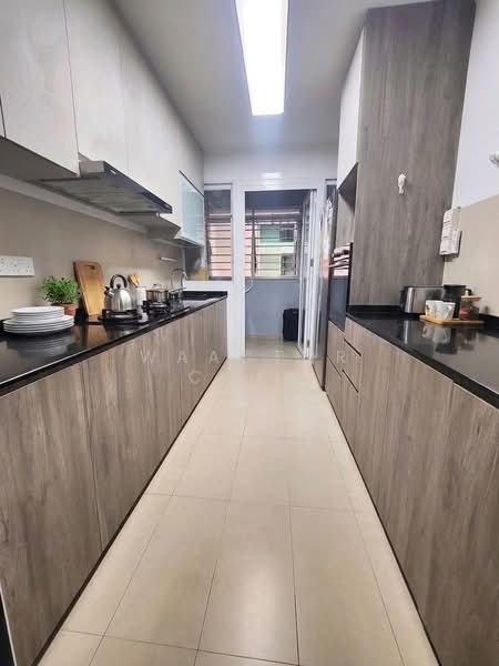 453A Bukit Batok West Avenue 6, 453A Bukit Batok West Avenue 6, 3 Bedrooms, 1,001 sqft, HDB Flat For Sale, by Waactor Chan, 500125468 - Kitchen - PropertyGuru.com.sg