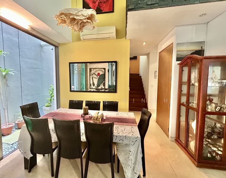 St Patrick's Residences, 60 St. Patrick'S Road, 5 Bedrooms, 3,111 sqft, Apartment For Sale, by Rohina Singh, 500125470 - Dining Room - PropertyGuru.com.sg