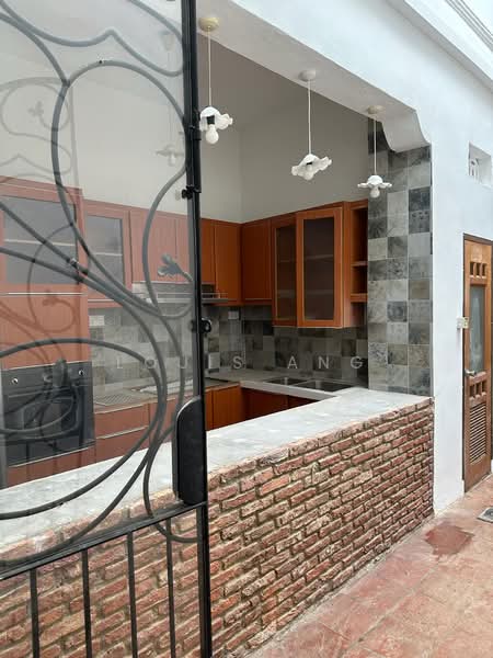 Blair road, Blair road, 4 Bedrooms, 2,800 sqft, Conservation House For Rent, by Louis Ang, 500125473 - PropertyGuru.com.sg