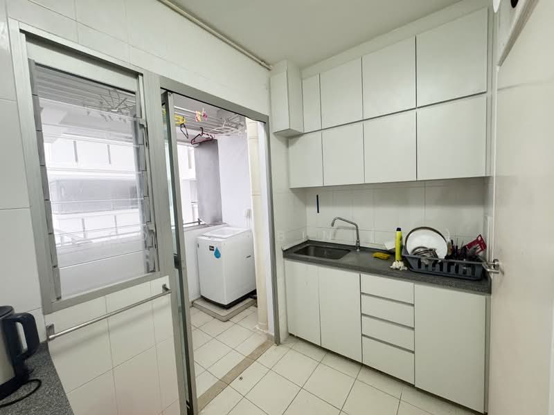 312B Clementi Avenue 4, 312B Clementi Avenue 4, 2 Bedrooms, 743 sqft, HDB Flat For Rent, by Loo Jia Bin (Jo), 500125484 - Kitchen - PropertyGuru.com.sg