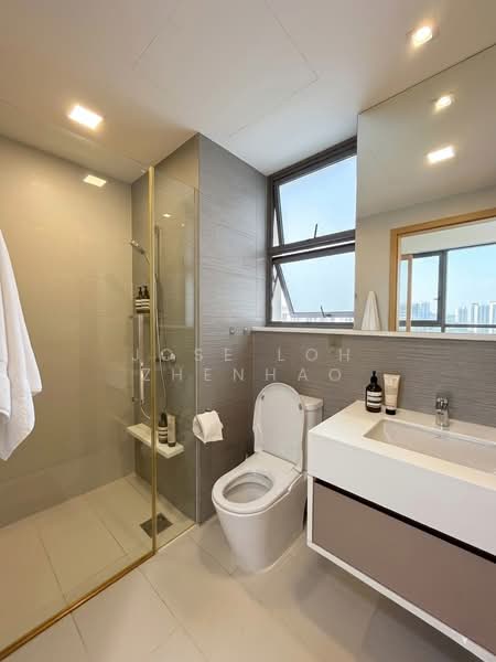 H2O Residences, 32 Fernvale Link, 3 Bedrooms, 1,130 sqft, Condominium For Sale, by Jose Loh Zhenhao, 500125491 - Bathroom - PropertyGuru.com.sg