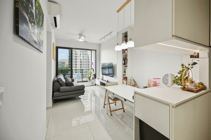 Midwood, 8 Hillview Rise, 3 Bedrooms, 904 sqft, Condominium For Sale, by Debbie Teo, 500125505 - Living Room - PropertyGuru.com.sg