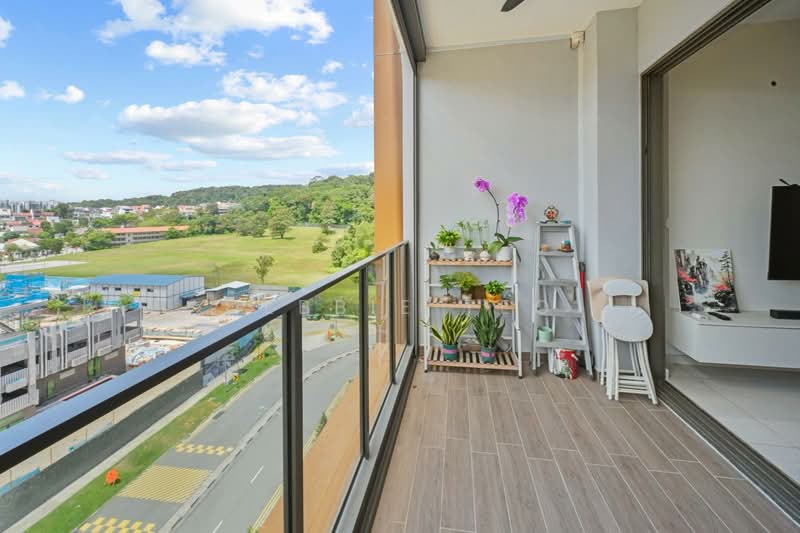 Midwood, 8 Hillview Rise, 3 Bedrooms, 904 sqft, Condominium For Sale, by Debbie Teo, 500125505 - Balcony - PropertyGuru.com.sg