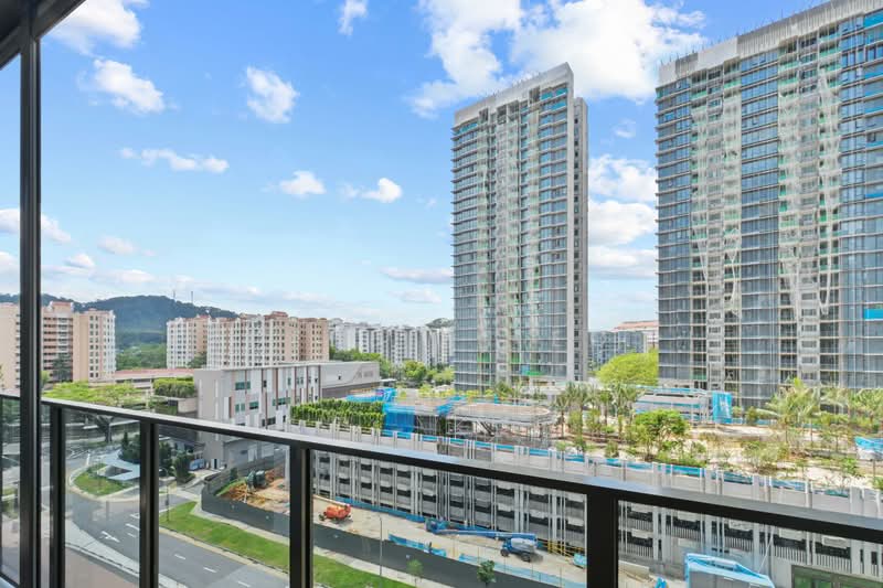 Midwood, 8 Hillview Rise, 3 Bedrooms, 904 sqft, Condominium For Sale, by Debbie Teo, 500125505 - View - PropertyGuru.com.sg