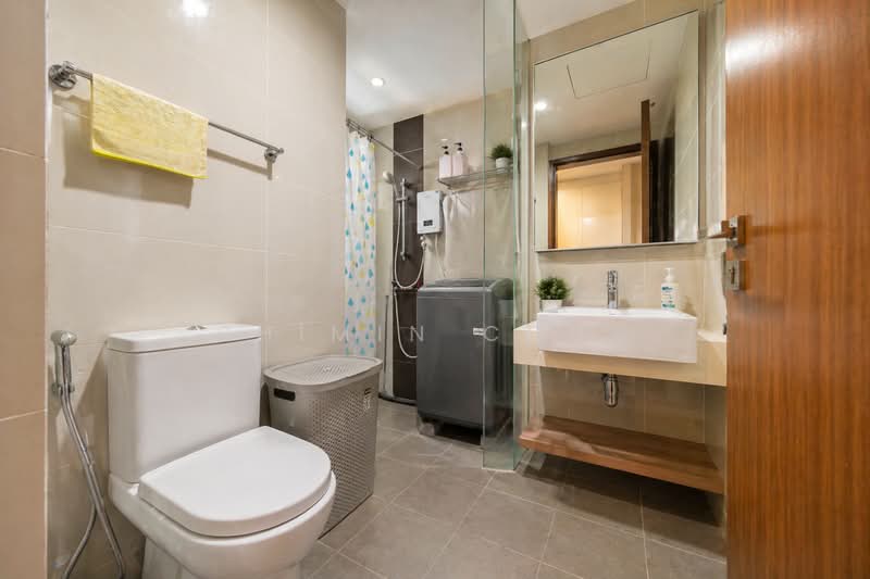 Watercolours, 33 Pasir Ris Link, 3 Bedrooms, 1,141 sqft, Executive Condominium For Sale, by Shimin Chua, 500125508 - Bathroom - PropertyGuru.com.sg