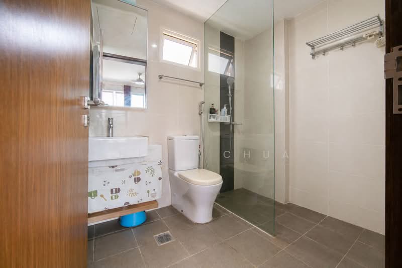 Watercolours, 33 Pasir Ris Link, 3 Bedrooms, 1,141 sqft, Executive Condominium For Sale, by Shimin Chua, 500125508 - Bathroom - PropertyGuru.com.sg