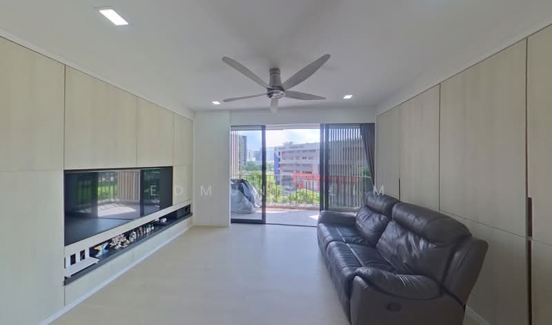 River Isles, 58 Edgedale Plains, 3 Bedrooms, 947 sqft, Condominium For Sale, by Edmund Lim, 500125519 - Living Room - PropertyGuru.com.sg