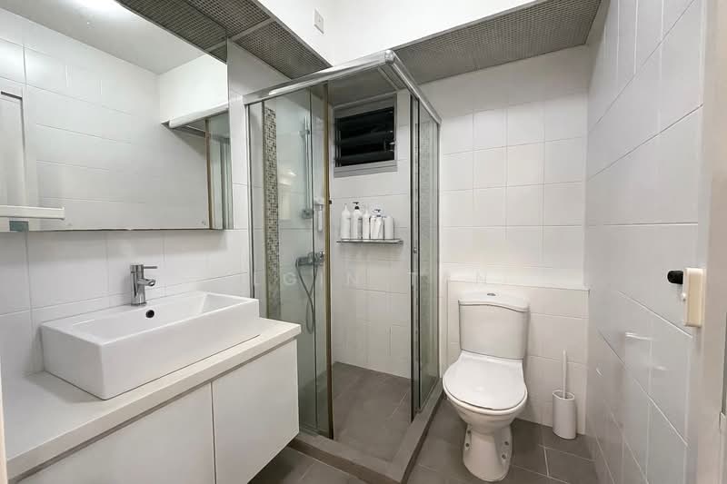 665A Punggol Drive, 665A Punggol Drive, 3 Bedrooms, 1,001 sqft, HDB Flat For Sale, by Algin Tan, 500125524 - Bathroom - PropertyGuru.com.sg