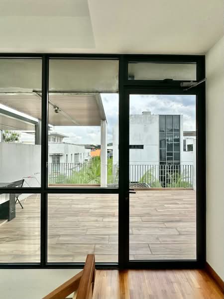 Alana, Sunrise Terrace, 4 Bedrooms, 3,122 sqft, Terraced House For Sale, by Rachel Yeo, 500125525 - Balcony - PropertyGuru.com.sg