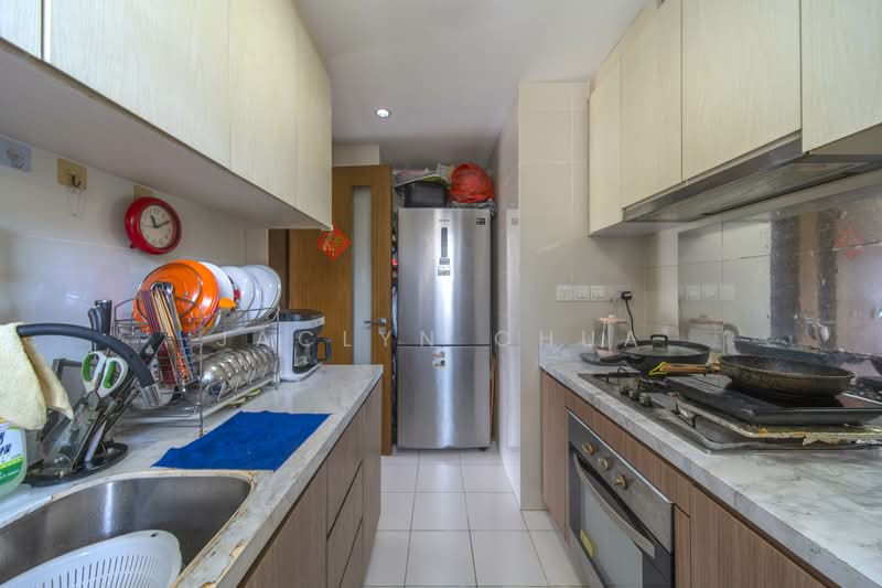 Watercolours, 25 Pasir Ris Link, 3 Bedrooms, 1,141 sqft, Executive Condominium For Sale, by Jaclyn Chua, 500125530 - Kitchen - PropertyGuru.com.sg