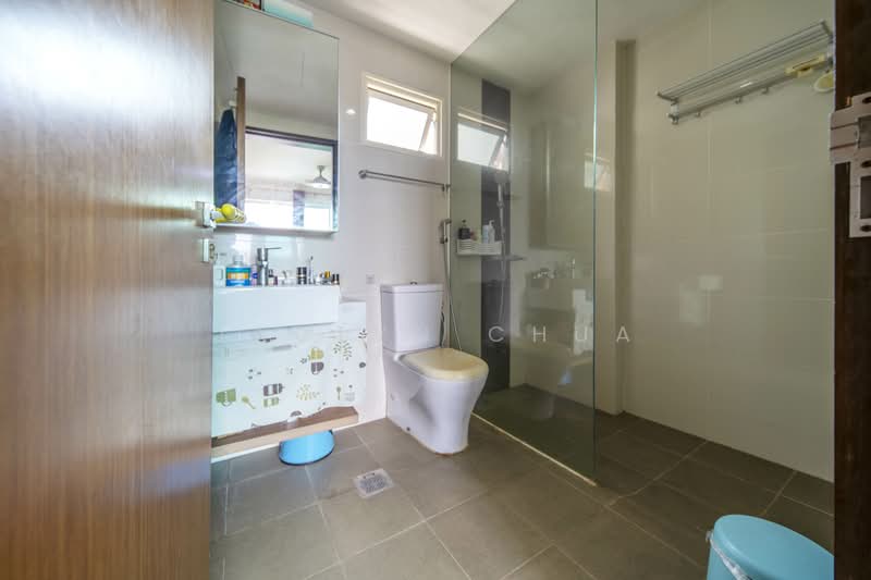 Watercolours, 25 Pasir Ris Link, 3 Bedrooms, 1,141 sqft, Executive Condominium For Sale, by Jaclyn Chua, 500125530 - Bathroom - PropertyGuru.com.sg