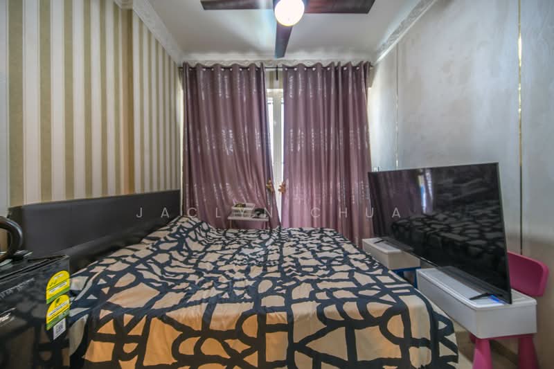 Watercolours, 25 Pasir Ris Link, 3 Bedrooms, 1,141 sqft, Executive Condominium For Sale, by Jaclyn Chua, 500125530 - Bedroom - PropertyGuru.com.sg